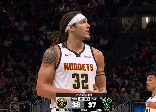 里外里差不少！戈登进攻犯规 掘金挑战成功阻挡2+1