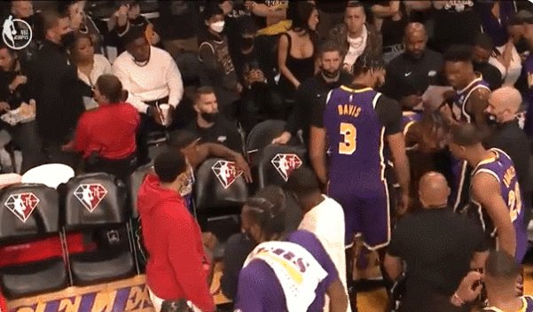 华体会棋牌中心-湖人冲突为何而起？浓眉侵略性不足被霍华德聊破防